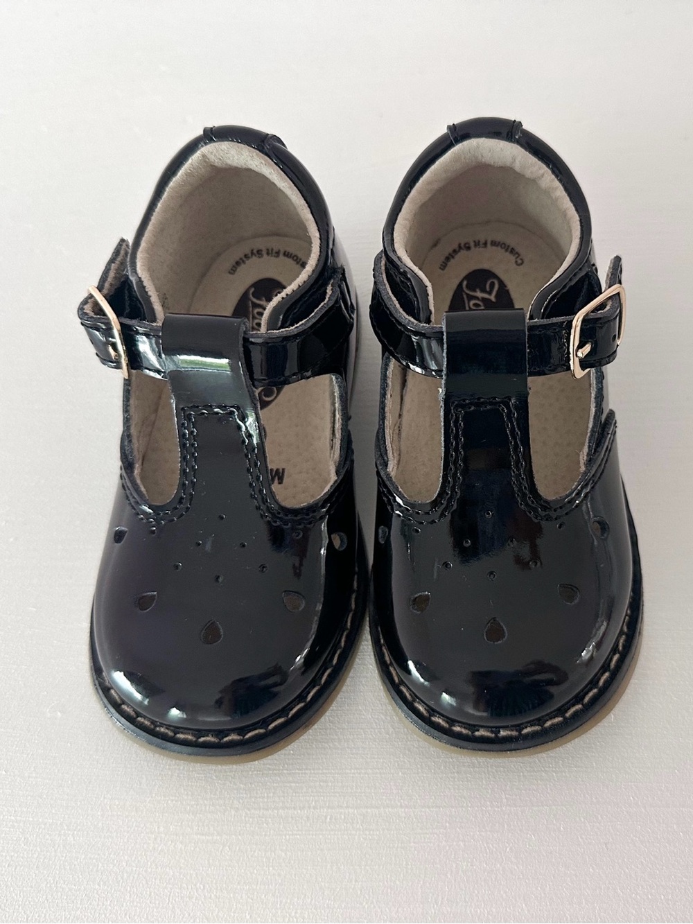 Footmates Harper Mary Jane size 4 black patent NEW